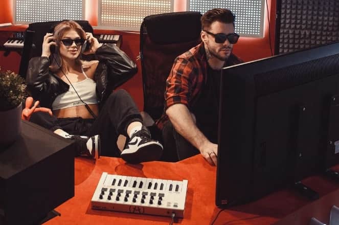 evgeniy romashov i ego studiya