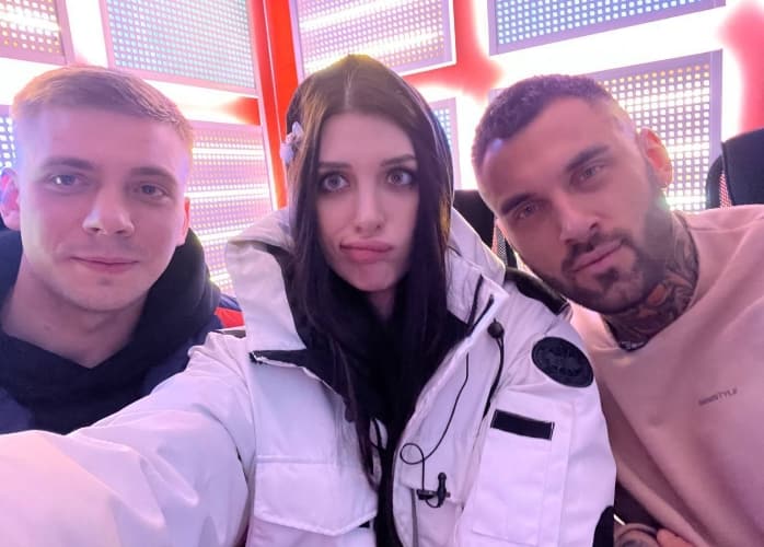 Artem grant i novenkaya devushka